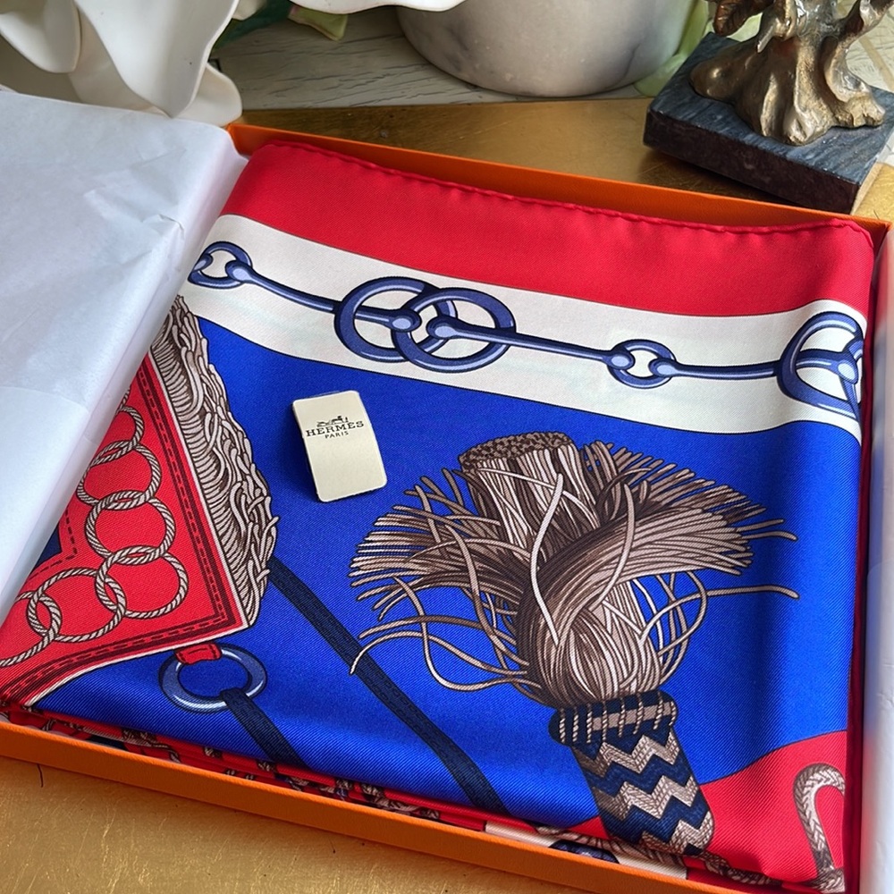 NWT! Hermes 90 cm Carre Cliquetis Silk Scarf with Box ATTENTION COLLECTORS - Picture 2 of 15